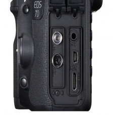 Canon EOS 7D Mark II DSLR Camera with 18-135 USM Lens